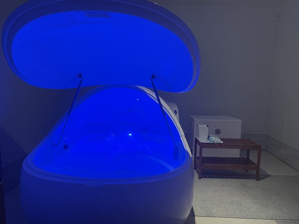 floating pod with side table